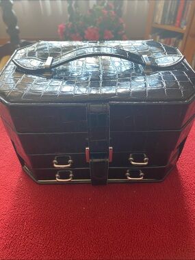 Black Croc-Embossed Jewelry Box with Top Handle